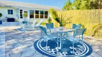 Less10 Min Beach>Private Pool>Grill>1940's Coastal home>walk Historic Dodgertown