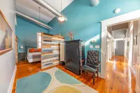 Unique 2 Bedroom Condo | Water View of New Bern - balcony