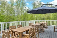 Ultimate 9 Bd Getaway: Firepit, Theater, Game Rm, Bar, Decks, River Access Hotels in Woodstock