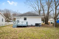 Buckroe Beach House ~ Walk to Beach / Only 3 Blocks! Close to VA Hospital!