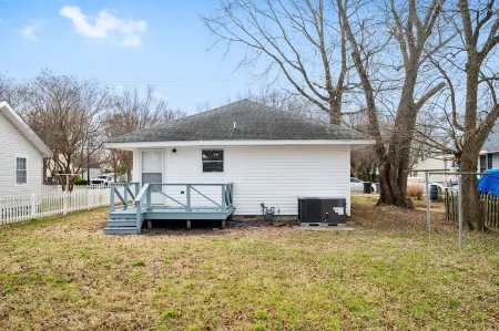 Buckroe Beach House ~ Walk to Beach / Only 3 Blocks! Close to VA Hospital!