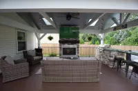 Oasis at Avalon Lakes - Hot Tub -  Gas Fire Pit -  Outdoor livingroom w/gas fire