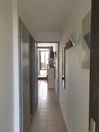 Swimming pool, apartment in residence on ground floor, free parking opposite.