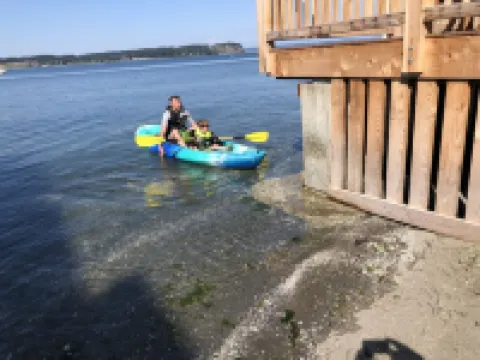 Salty Vons - Lower Waterfront Suite