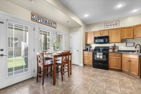 Getaway in Draper-Comfy Beds—Sleeps 10+