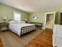 A Victorian Gem on Deer Isle - Walkable to beaches and local shops