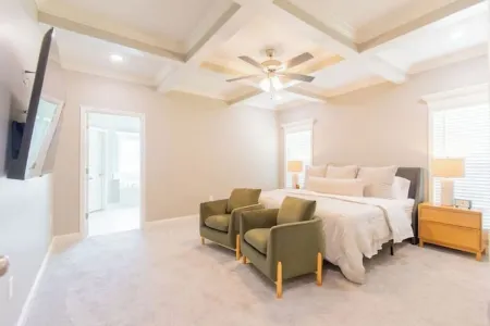 Modern Comfort in a Cozy Retreat