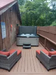 "JUST RIGHT" Spring Sale! Relaxing Mtn Getaway. Hot Tub, Fire Pit, Grill, Games