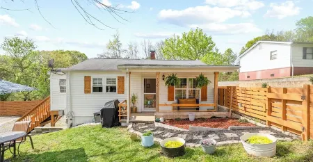 Zen Midcentury-Art Deco Hideaway