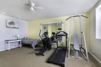 Quiet country getaway with STUNNING VIEWS, 4 bedrooms, 3 1/2 bath, large garage.