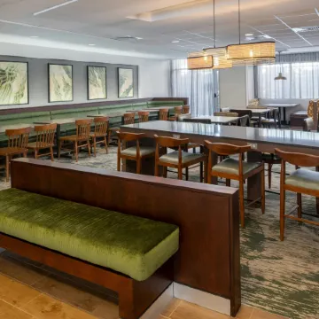 Fairfield Inn & Suites Tampa Westshore/Airport Отели рядом с достопримечательностью «Стадион «Реймонд Джеймс»»