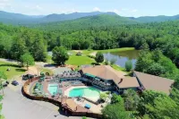 Bear Chase Bungalow - Sleeps 6. Close to Hiking, Biking, Golf and More!