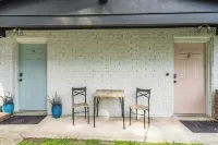 Pet Friendly Park Circle Apartment - Walk to Riverfront!