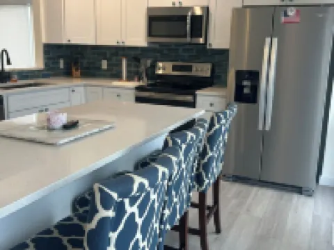 3 bedroom, 2.5 bath unit - Ocean, bay and pool all in a day!