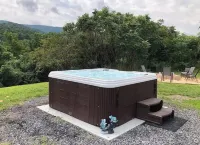 Bear Mountain Lodge Shenandoah Mountains Skyline Drive / Front Royal (hottub)<br>