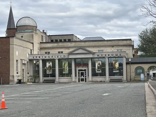 2 Bedroom-near Hospitals, Six Flag, Big E