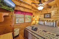 "Mama Bear", Mtn Views, Hot Tub, Fireplace, Private Theater & Community Pool