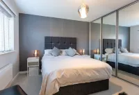 Luxury detached house next to Gedling Country Park. Pet friendly! Hotel dekat Newstead Abbey