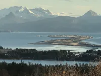 Loft on the Hill - In-town, Luxury, BIG VIEW!