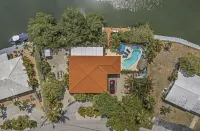 Beach+Dock+Pool with Heater & Chiller +Pets+Firepit+TiKiBar+Generous Parking - 피트니스 시설