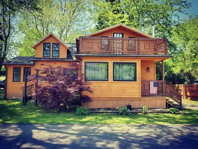 Lakeview Hot Tub Retreat Near Wineries!