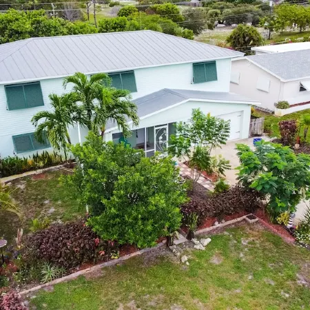 Skyline Breeze - Minutes from downtown Jensen Beach