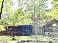 Cabin Retreat in Monteagle's gated Clifftops