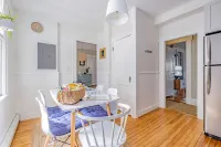 Upscale large 3 bedroom unit within walking distance to everything! ポートランドのホテル