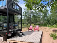 NEW 2024 Timberwolf 2-3 bed destination home on Bike trail in Boulder Junction Hotels in Boulder Junction
