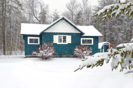 ❤️New! 2.5 mi to Whiteface, ADK Cabin w/ Fire pit