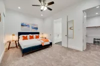 Modern Dallas Home Near Downtown, Comfy & Spacious, BBQ, Firepit, Fun Backyard! Hotel in zona Sprague Athletic Complex