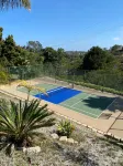 Private Pickelball Ct, BBQ, Fire Pit, Large Pool, Near Frontwave Arena and Ocean