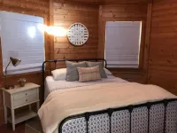 Stay on the farm - 1 bedroom cottage with deck outside of Davis