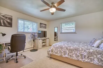 Lovely 3 Bedroom Ranch Style Home in the Heart of Longmont
