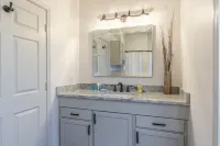 Delta Suite in Sleepy Hollow
