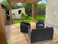 Petite Maison au Calme Avec Jardin aux Portes de Bordeaux Hotels in Floirac