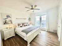 Luxury Beachfront Oasis with hot tub on Dauphin Island, 4bd/2bth - Waterbirds
