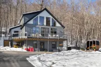 3mi to Sunday River - Castle Lodge - Hot Tub - Sauna - Pond - Sleeps 14 - Swim