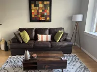 Loft in downtown Norfolk, restaurants/entertainment at your door step