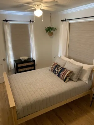 Private Guest Home steps from Paseo Arts District Hotel a 