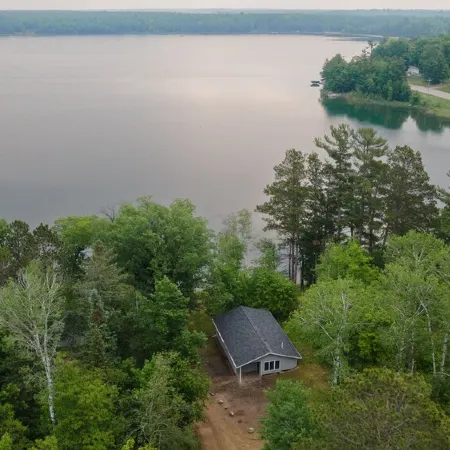Webb Lake, Hackensack, Northern MN - 3 Bedroom, Sleeps 6 - Cabin #6 Blue Water