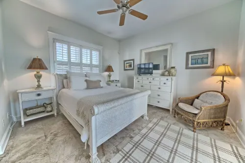 Gated, 80steps to beach & pool, why cross the busy road when you do not have to