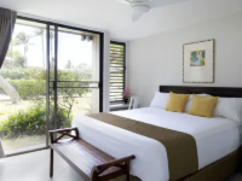 Modern, Designer Owned 2BD+2BA w/ Loft @ Turtle Bay, AC in every room Hotels in Kahuku