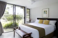 Modern, Designer Owned 2BD+2BA w/ Loft @ Turtle Bay, AC in every room