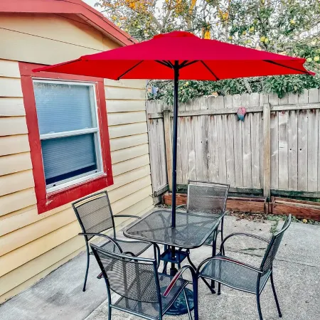 Downtown Two Bedroom Craftsman Home- 2 Minute Walk to the Plaza