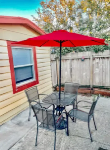 Downtown Two Bedroom Craftsman Home- 2 Minute Walk to the Plaza