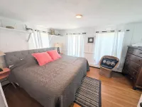 ⭐ SandDollar Suite - Private Deck with Gorgeous Views of Onset Beach ⭐