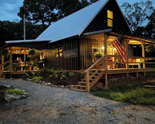 Flat Creek Cabin at Riverbend Farm in Evening Shade Arkansas Hotels in Sharp County