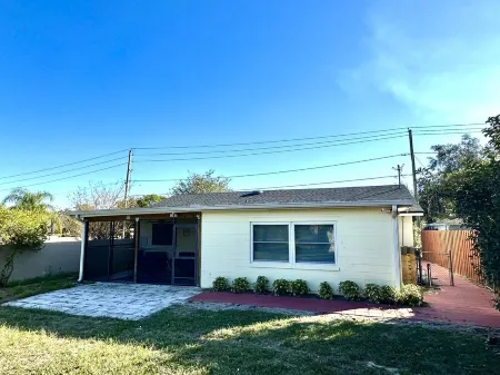 Private/Spacious 1BR Central Near LegoLand 2 Miles