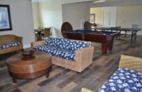 Bayside condo with access to all Pointe West amentities and beautiful beaches!